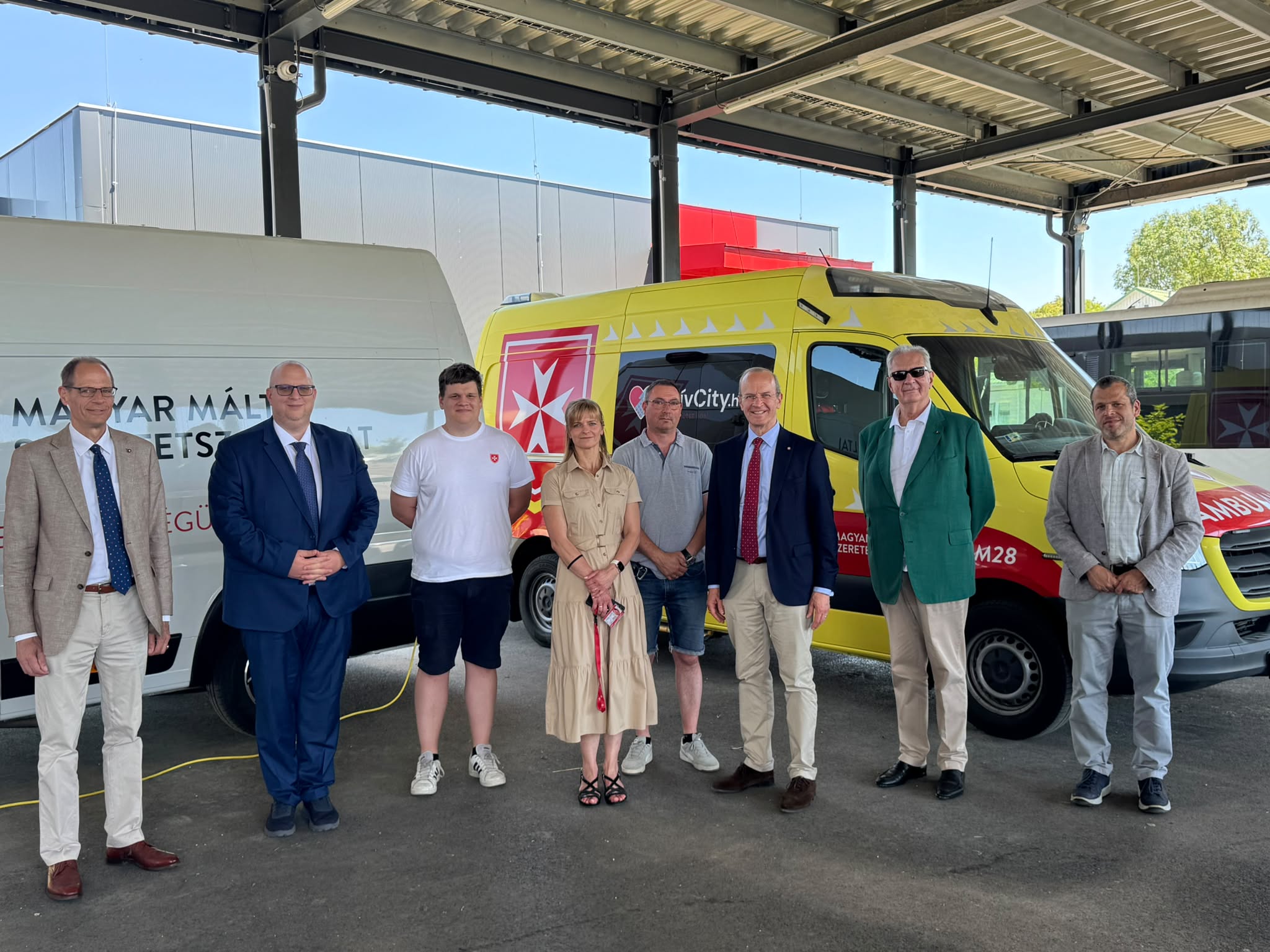 Grand Hospitaller visits the Order of Malta's humanitarian programmes in Hungary
